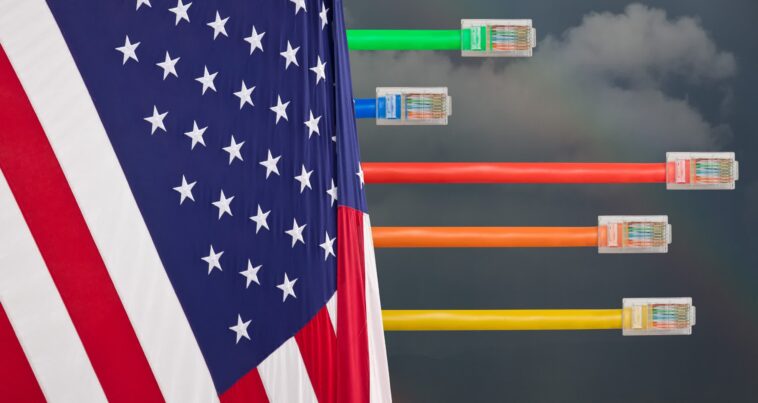 La FCC définit désormais le haut débit comme un minimum de 100 Mbps – 25/3 Mbps n'était tout simplement pas suffisant 1 The FCC now defines broadband as 100 Mbps at minimum – 25/3 Mbps was simply not enough
