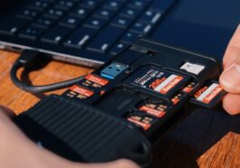 Hold up to 20 memory cards in one 300MB/s reader