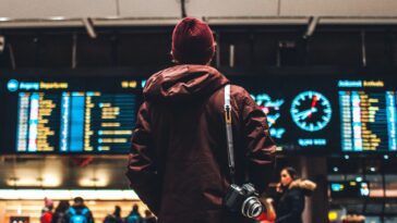 Échec de la TSA : un homme arrêté pour avoir volé les codes QR de sa carte d'embarquement avec l'appareil photo de son téléphone 9 TSA fail: Man arrested for stealing boarding pass QR codes with his phone