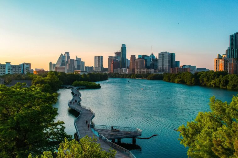 Les meilleures et les pires zones métropolitaines pour les professionnels STEM en 2024 1 Best and worst metro areas for STEM professionals in 2024