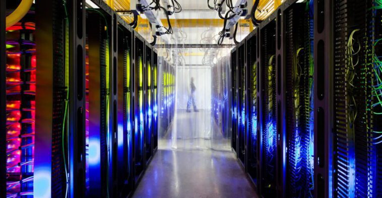 Google dépense 1 milliard de dollars pour un nouveau centre de données à Kansas City 1 Google is spending $1 billion on a new data center in Kansas City