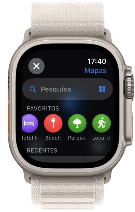 Comment utiliser Apple Watch pour trouver des randonnées à proximité 3 Image Apple Watch avec Favoris où se trouve l'option Parcours
