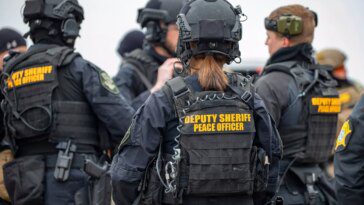 L'application Apple Find My a conduit une équipe SWAT du Missouri à perquisitionner le domicile d'une famille innocente, procès en cours 10 Apple Find My app led a Missouri SWAT team to raid an innocent family