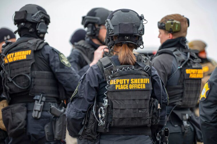 L'application Apple Find My a conduit une équipe SWAT du Missouri à perquisitionner le domicile d'une famille innocente, procès en cours 1 Apple Find My app led a Missouri SWAT team to raid an innocent family