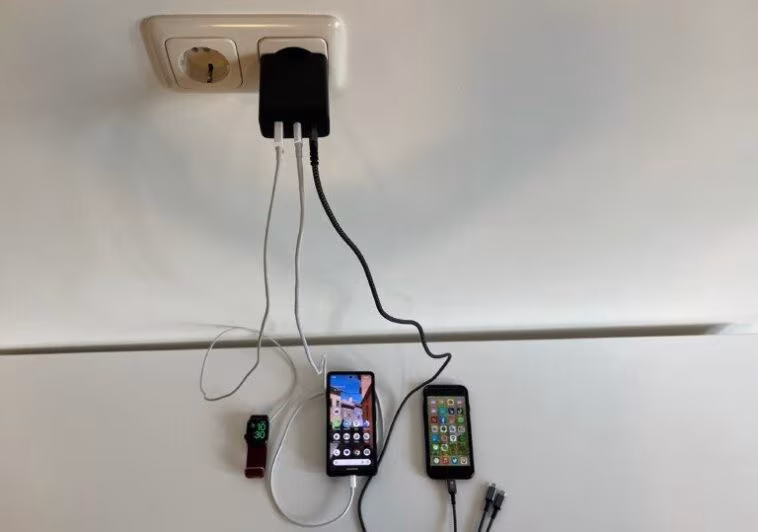 Chargeurs GaN contre câble de charge USB multiple : Qu'est-ce qui est meilleur pour les déplacements ? 1 GAN lädt mehrere Geräte