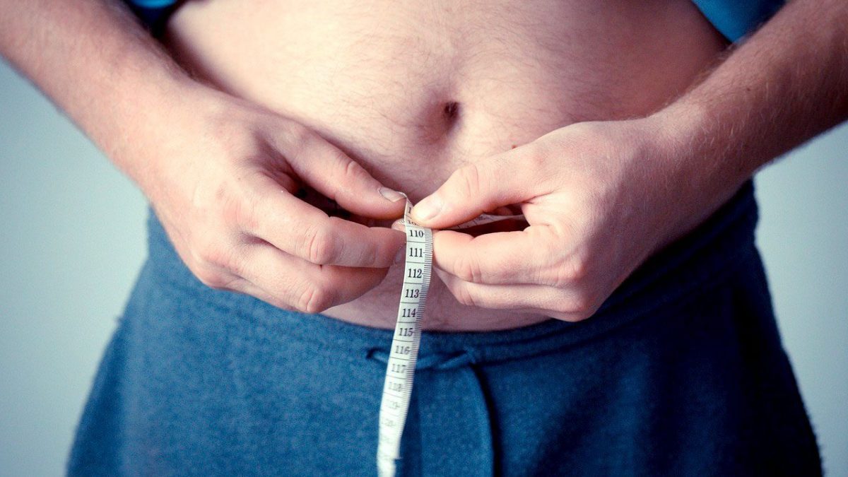"Augmentation du risque de cancer": quand la perte de poids menace la santé 2 Comme l'obésité, maigrir peut également être une menace pour la santé et augmenter le risque de cancer : si la perte de poids est inattendue, le risque de cancer augmente significativement dans l'année