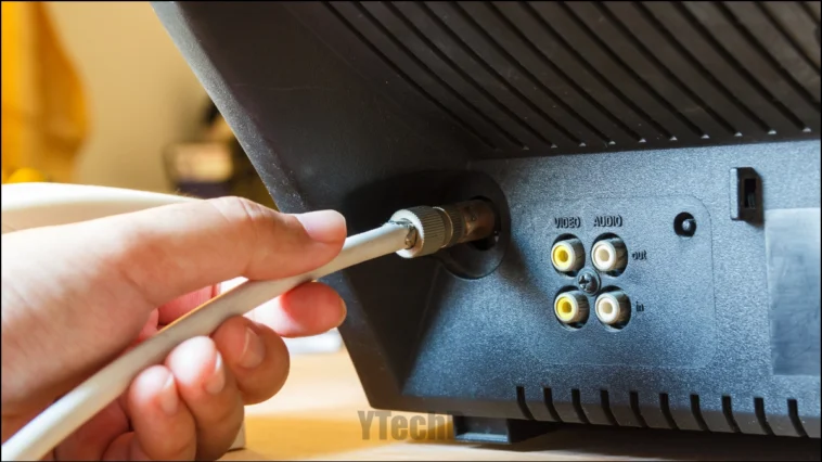 Comment réparer le problème d'écran noir de téléviseur Hisense 1 Vérifier les connexions