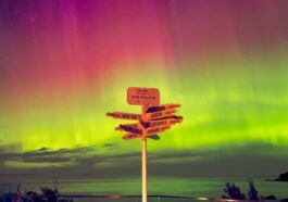 Imagem de uma aurora boreal austral que ocorreu nos antípodas... no planeta Terra