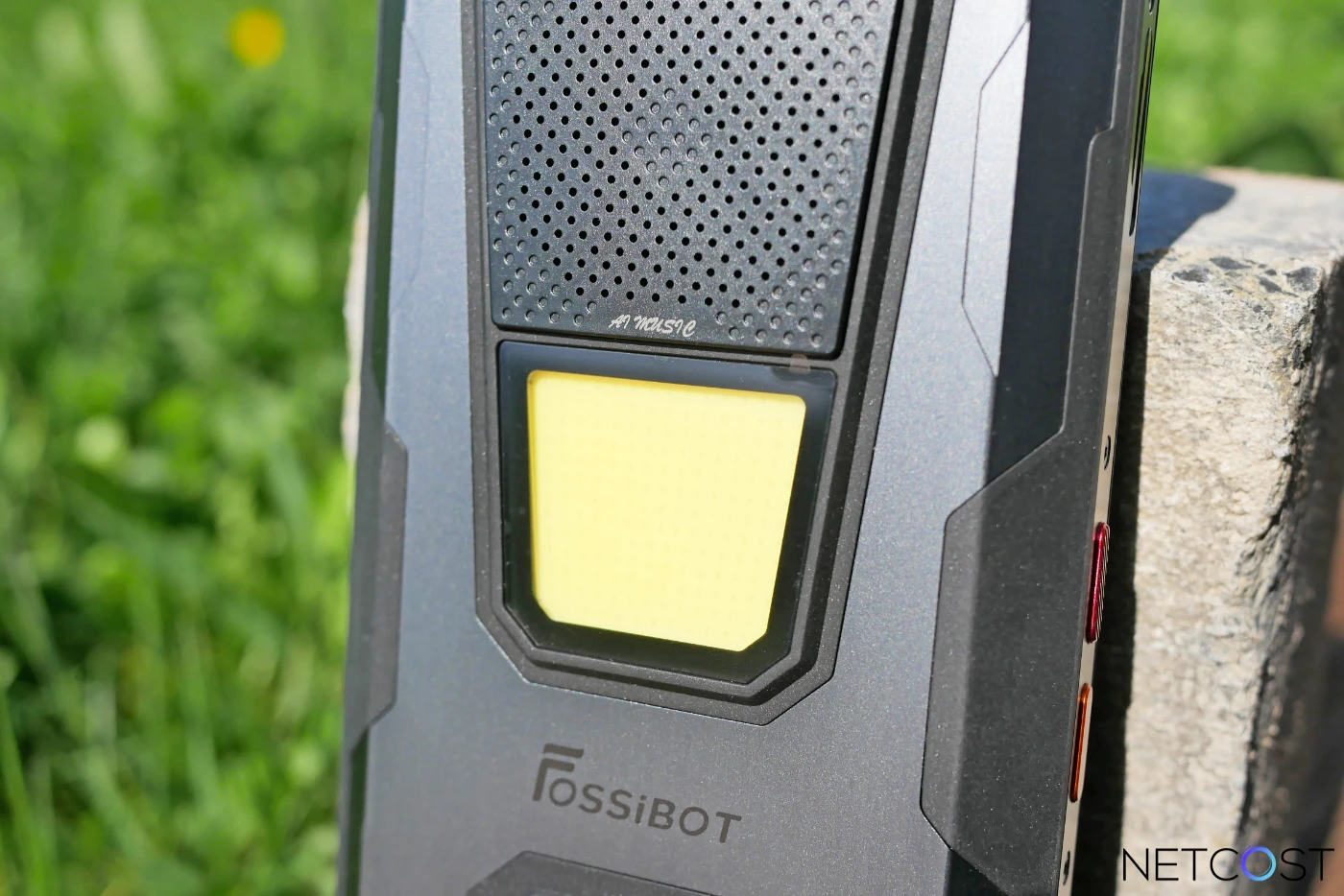 FOSSiBOT F106 Pro en TEST: Le premier smartphone solide avec lampe de camping et haut-parleur 103 dB 13 Fossibot F106 Pro Rugged Phone Test Review Netcost (12)