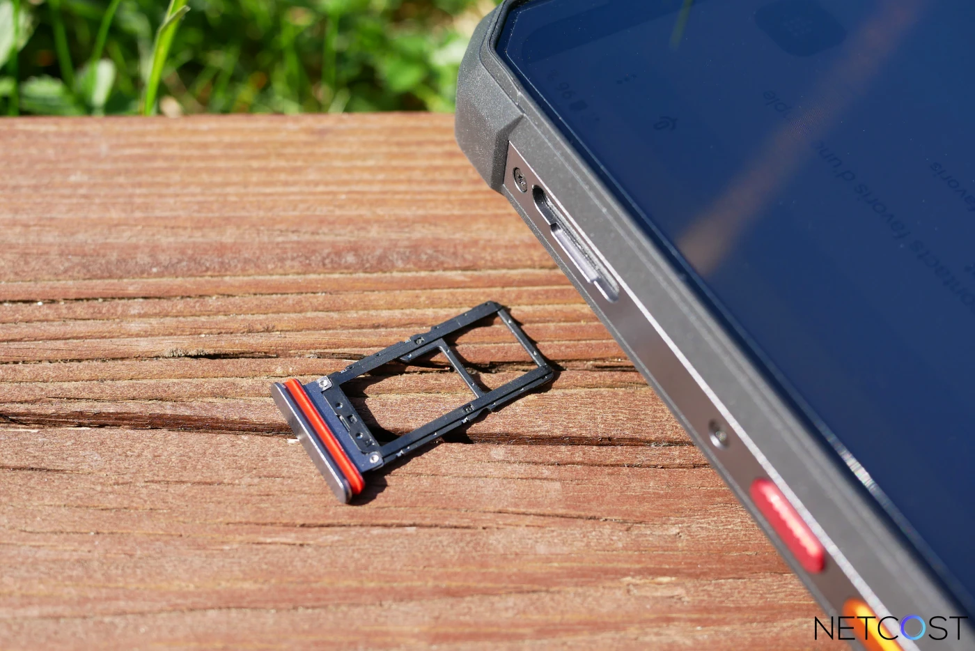 FOSSiBOT F106 Pro en TEST: Le premier smartphone solide avec lampe de camping et haut-parleur 103 dB 14 Fossibot F106 Pro Rugged Phone Test Review Netcost (17)