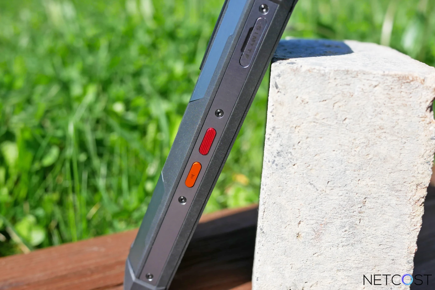 FOSSiBOT F106 Pro en TEST: Le premier smartphone solide avec lampe de camping et haut-parleur 103 dB 9 Fossibot F106 Pro Rugged Phone Test Review Netcost (8)