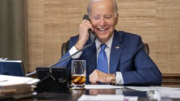 Joe Biden dit vouloir interdire les usurpations d’identité vocales par l’IA 22 Joe Biden says he wants to ban AI voice impersonations