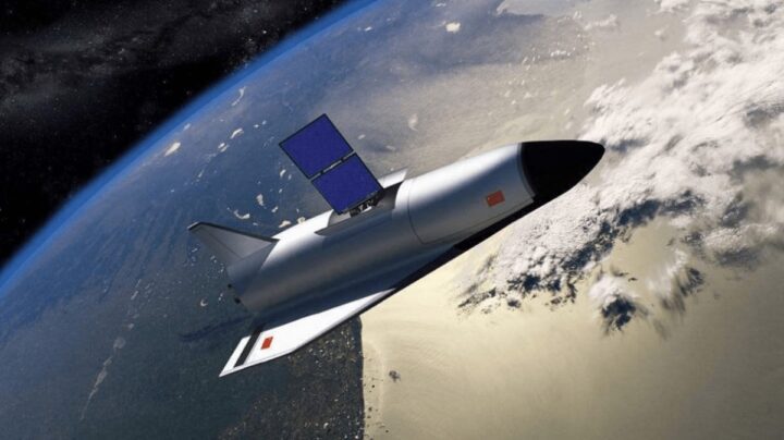 La Chine veut un gigantesque canon pour lancer des avions hypersoniques dans l'espace 2 Illustration d'un vaisseau envoyé dans l'espace grâce à un canon électromagnétique fabriqué par la Chine