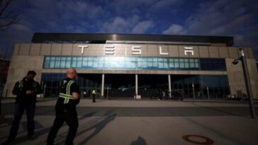 Pourquoi un groupe d'éco-activistes a-t-il déclenché un incendie près d'une usine Tesla 23 Image