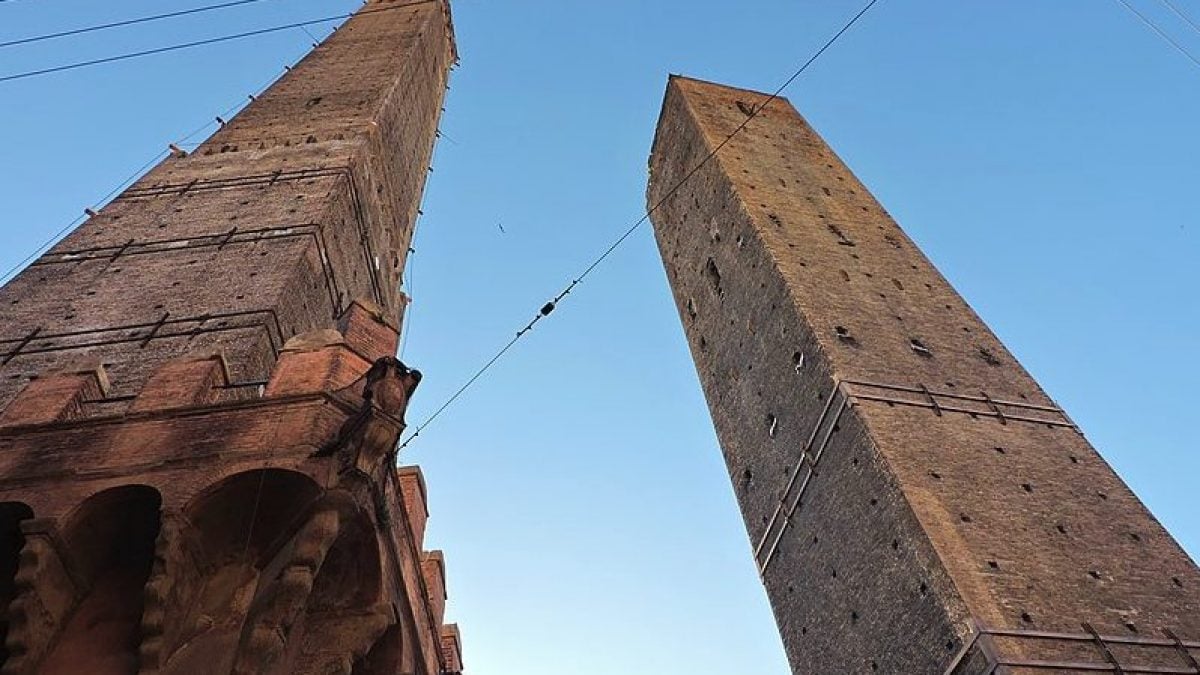 Que se passe-t-il avec la tour Garisenda, la tour de Bologne en danger de chute : "Indicateurs hors normes" 2 Image