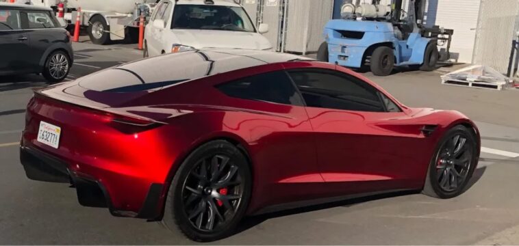 Roadster combinera les technologies Tesla et SpaceX pour créer quelque chose qui est "même pas vraiment une voiture" 1 Roadster will combine Tesla and SpaceX tech to create something that