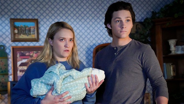 Se termine cette année, mais 'Le jeune Sheldon' a déjà annoncé un spin-off mettant en vedette son frère et sa petite amie 2 Cette année se termine, mais 'Young Sheldon' a déjà annoncé un spin-off mettant en vedette son frère et sa petite amie