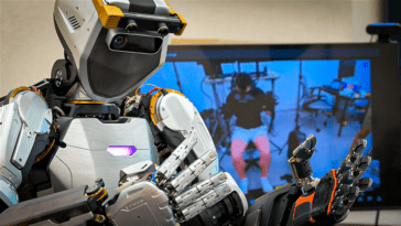 Un robot humanoide rompe las barreras: el movimiento de sus manos es natural y realista