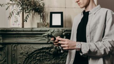La Californie considère "droit de déconnexion" projet de loi pour empêcher les patrons de contacter les travailleurs en dehors des heures d'ouverture 22 California considers right to disconnect bill to prevent bosses contacting workers out of hours