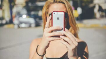 La Washington Lottery lance une application Web promotionnelle d'IA après avoir accidentellement produit un nu 1 Washington Lottery pulls a promotional AI web app after it accidentally produces a nude