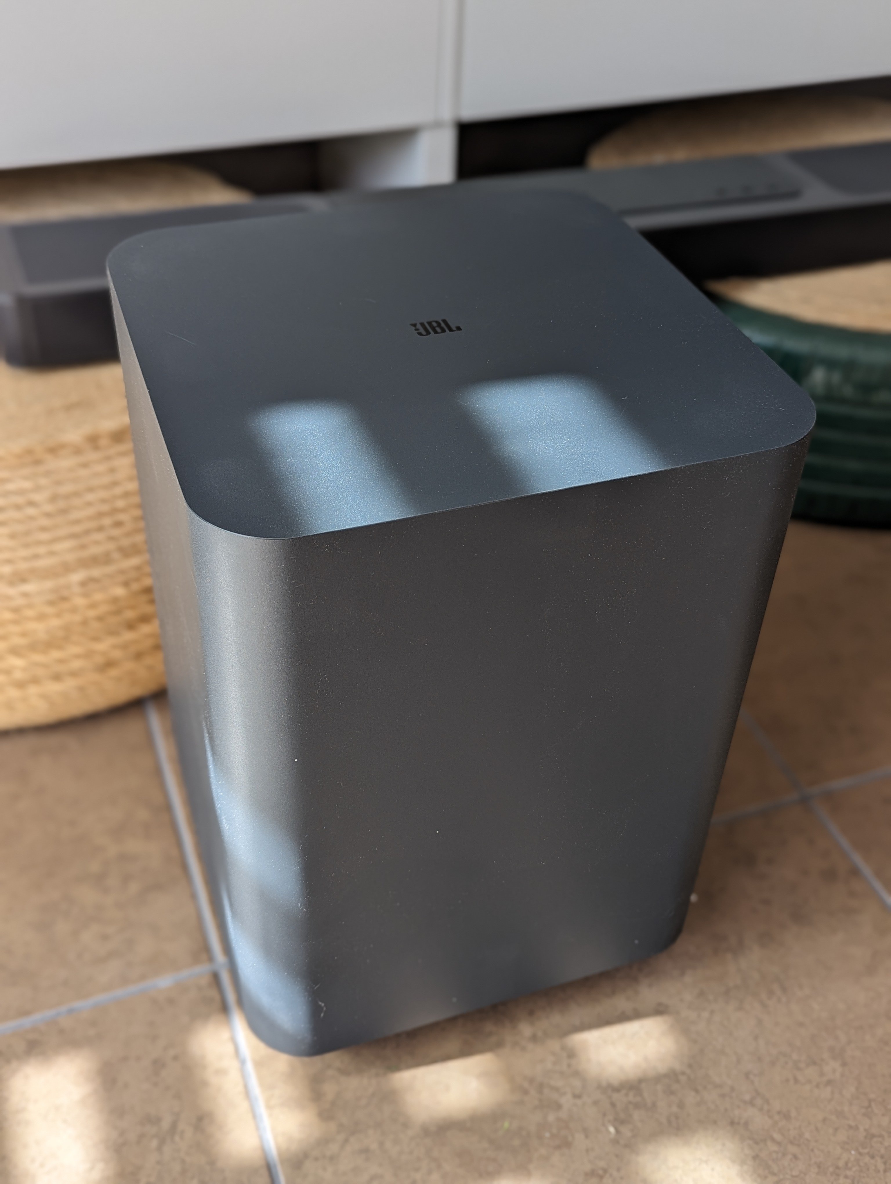 JBL Bar 1300 : puissance, précision et immersion totale analysées en détail 6 JBL Bar 1300 subwoofer