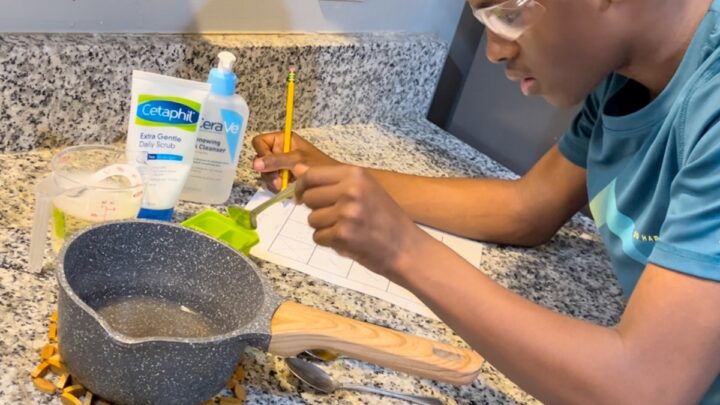 Jeune de 14 ans présente une solution innovante pour traiter le cancer de la peau : savon 3 1713264309 15 Jeune de 14 ans presente une solution innovante pour traiter