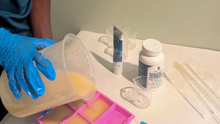 Jeune de 14 ans présente une solution innovante pour traiter le cancer de la peau : savon 4 1713264309 18 Jeune de 14 ans presente une solution innovante pour traiter