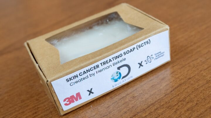 Jeune de 14 ans présente une solution innovante pour traiter le cancer de la peau : savon 6 1713264310 930 Jeune de 14 ans presente une solution innovante pour traiter