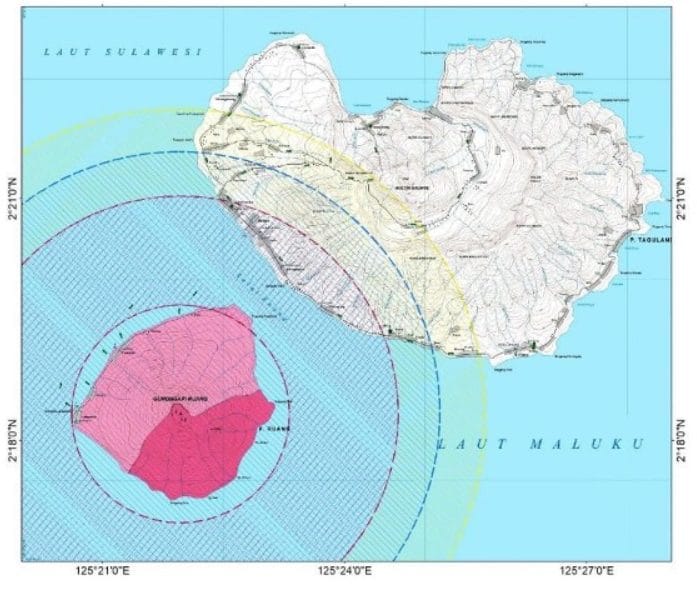 Pourquoi y a-t-il une alerte tsunami en Indonésie après l'éruption du volcan Ruang 4 La zone de risque de 6 kilomètres autour du cratère actif du volcan Ruang concerne également une partie de l'île voisine de Tagulandang / Crédit : Agence volcanologique indonésienne