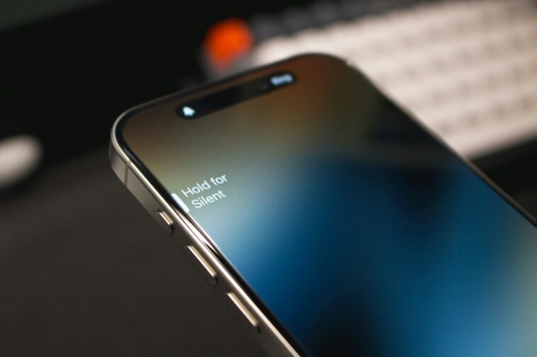 Apple demande à un fournisseur de remplacer les boutons physiques de l'iPhone 1 Apple secures supplier to replace physical buttons on iPhone