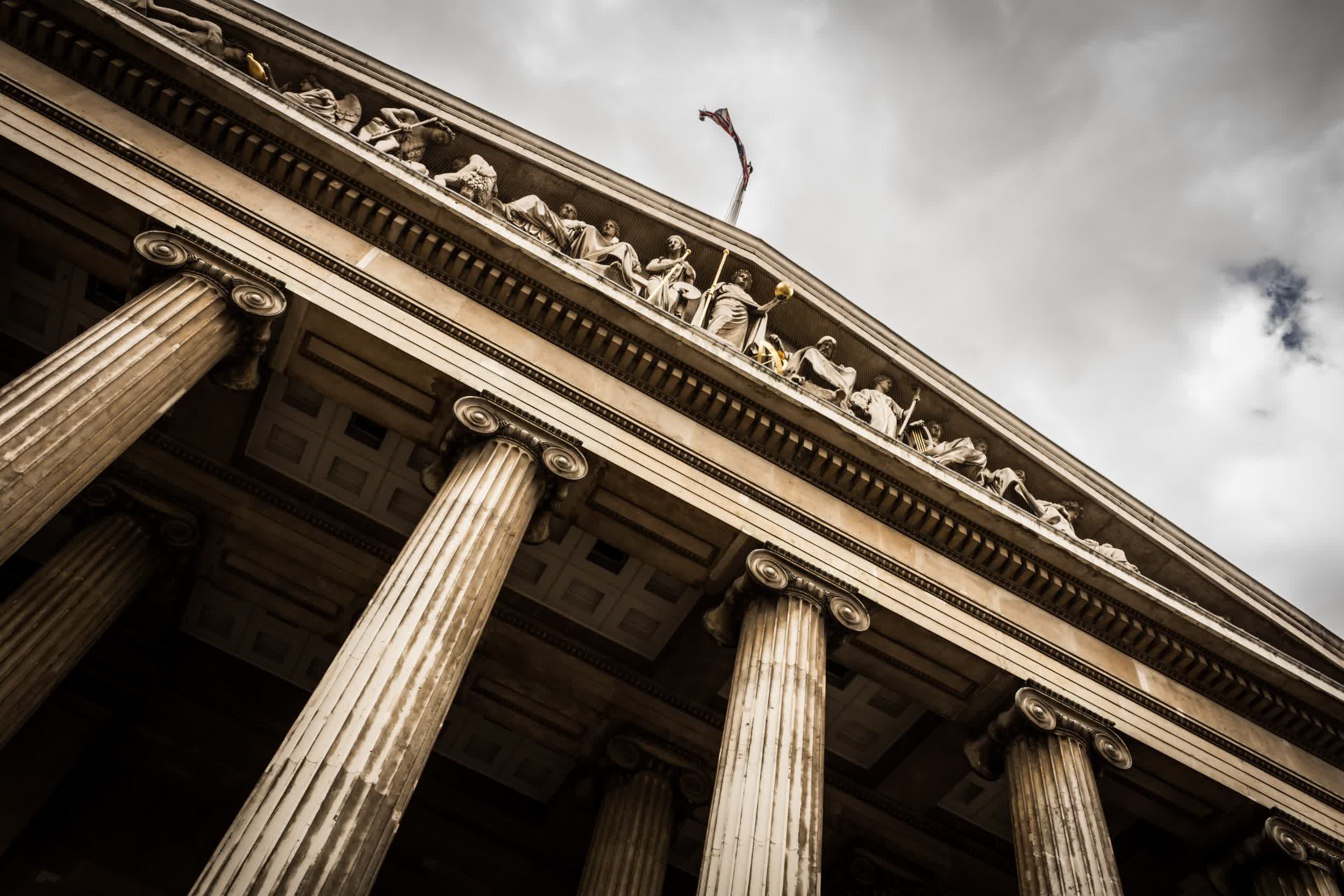 FTC votes to ban most noncompete agreements nationwide