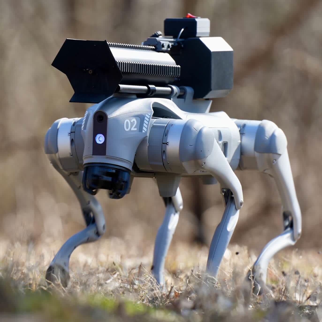 Vous pouvez désormais inquiéter vos amis avec ce chien robot équipé d'un lance-flammes à 9 420 $ 4 1713962230 578 Vous pouvez desormais inquieter vos amis avec ce chien robot