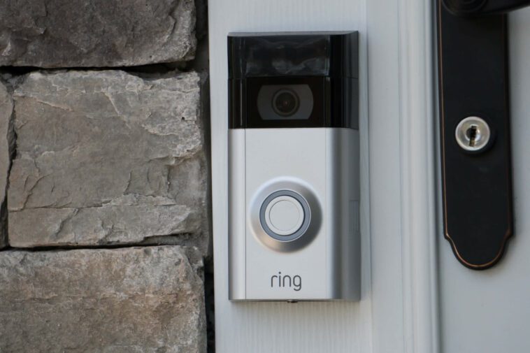 La FTC distribue 5,6 millions de dollars de remboursements aux clients Ring suite au règlement relatif à la confidentialité 1 FTC distributes $5.6 million in refunds to Ring customers from privacy settlement