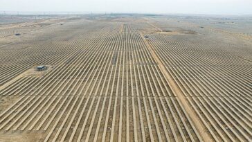 Une terre désertique en Inde accueillera un parc d'énergies renouvelables 5 fois plus grand que Paris 14 Desert land in India to host renewable energy park 5 times bigger than Paris