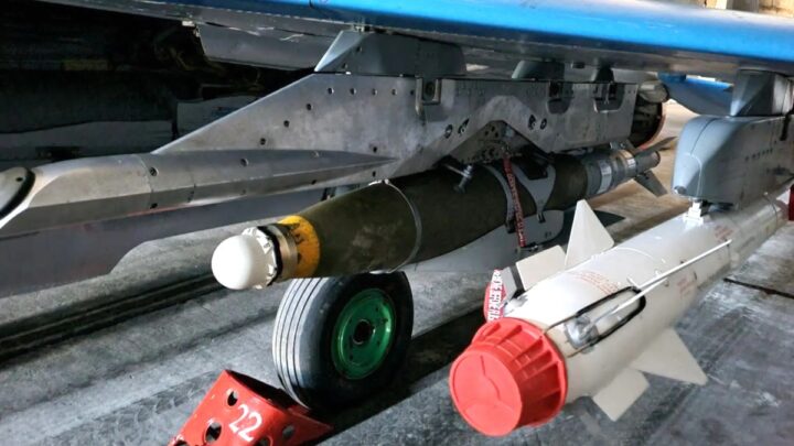 Des pilotes ukrainiens utilisent des iPad pour lancer des missiles occidentaux (vidéo) 4 1714482542 153 Des drivers ukrainiens utilisent des iPad pour lancer des missiles