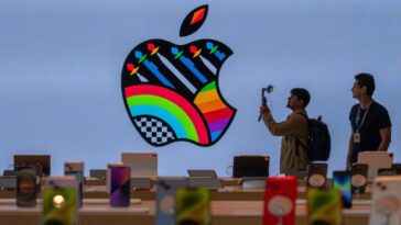 Apple a confirmé qu'elle licencierait plus de 700 travailleurs de ses récents projets 19 Les employés d'Apple licencient