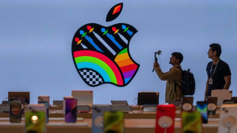 Apple a confirmé qu'elle licencierait plus de 700 travailleurs de ses récents projets 1 Les employés d'Apple licencient