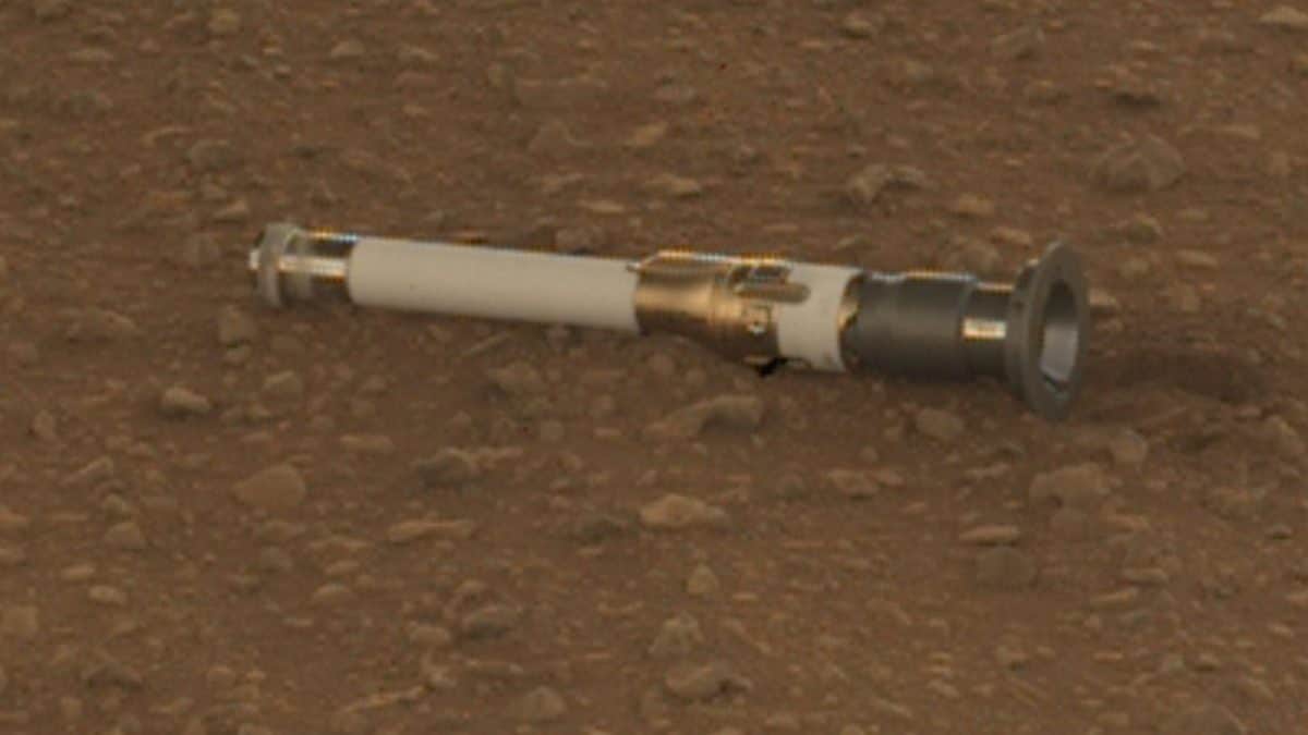 Échantillons de Mars sur Terre : l'annonce très attendue de la NASA 2 Un tube rempli d'échantillons martiens par le rover Perseverance. Crédit : NASA/JPL-Caltech