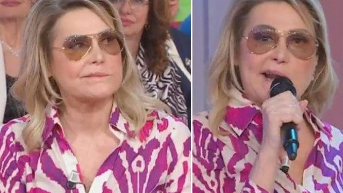 Combien de temps les symptômes de la paralysie de Bell peuvent durer, la paralysie faciale qui a touché Simona Ventura 2 Simona Ventura, 59 ans, during the tv show Citofonare Rai2