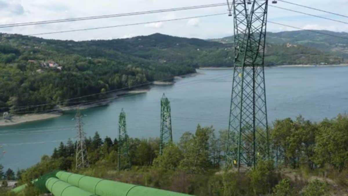 Comment fonctionne la centrale hydroélectrique de Suviana où des ouvriers sont morts suite à une explosion 2 Immagine