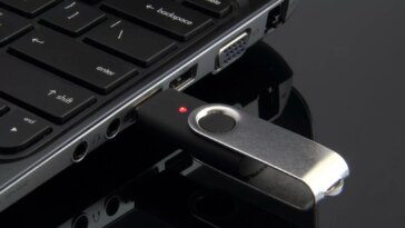 Des millions d'appareils toujours vulnérables au ver USB abandonné continue de se propager dans le monde 15 Millions of devices still vulnerable to abandoned USB worm, continues to spread globally