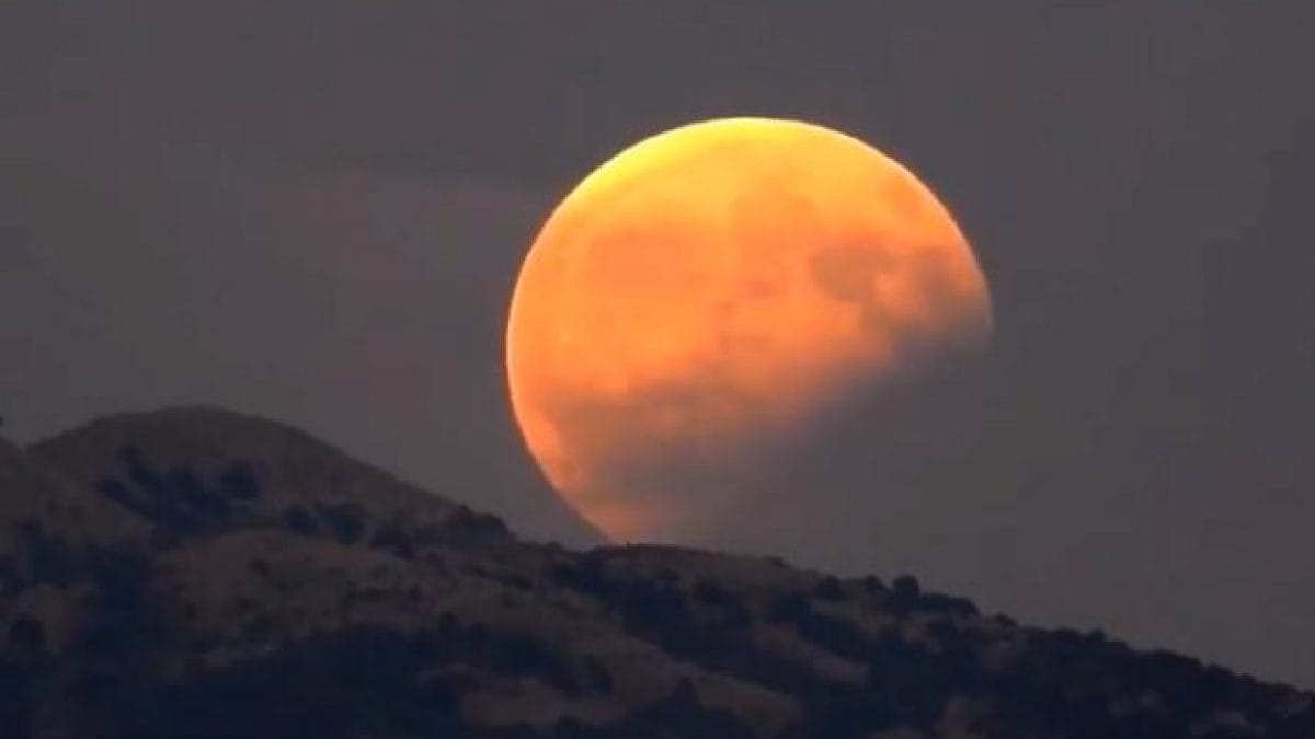 Enverrons-nous des SMs depuis la Lune ? Ce que nous savons sur le nouveau projet de la NASA 2 ANDREA CENTINI | Eclisssi di Luna parziale
