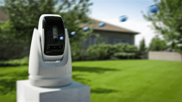 Créez une caméra de surveillance avec reconnaissance faciale et pistolet intégré de paintball