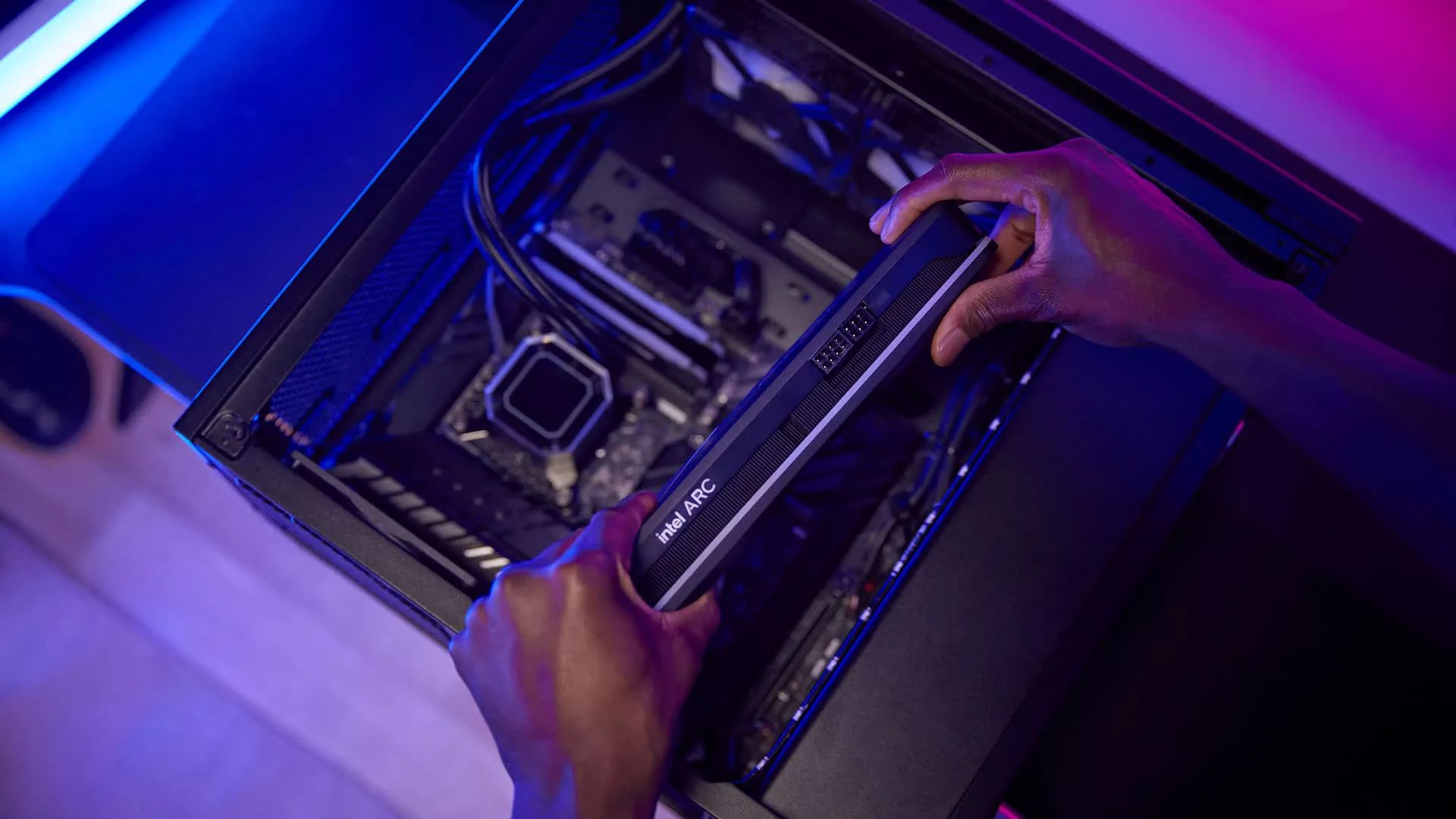 Intel devrait dévoiler des GPU Battlemage plus rapides d'ici les fêtes de fin d'année 2 Intel devrait devoiler des GPU Battlemage plus rapides dici les
