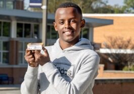 Jeune de 14 ans présente une solution innovante pour traiter le cancer de la peau : savon 58 Image du jeune de 14 ans qui a développé un produit pouvant aider à traiter le cancer de la peau: du savon