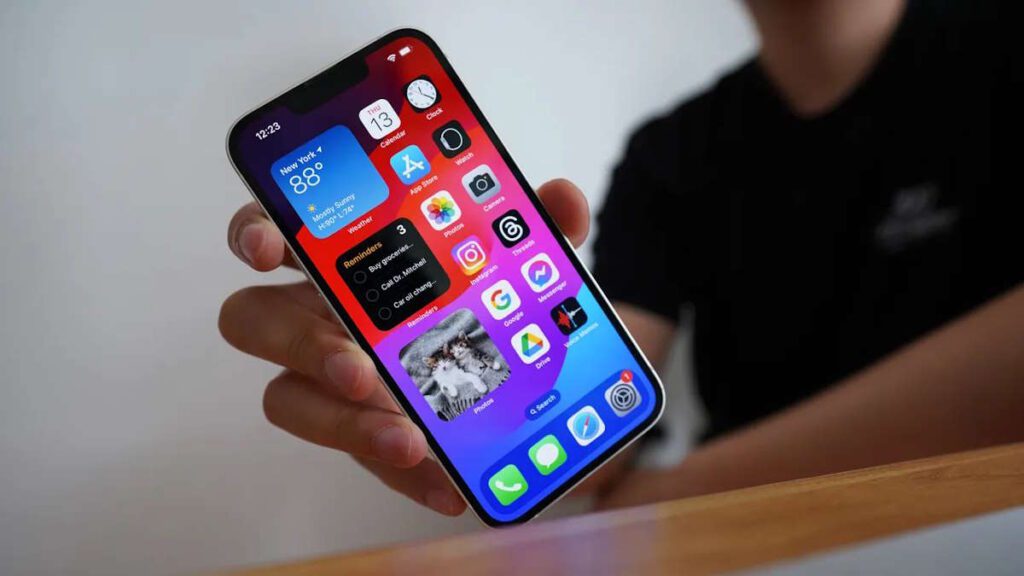 L'IA sur iPhone ? Apple a repris les négociations avec OpenAI pour avoir un chatbot dans iOS 18 2 Apple IA iPhone iOS 18