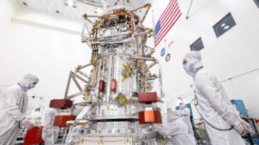 La NASA dévoile le vaisseau Europa Clipper de près. La sonde est presque prête à partir vers la lune de Jupiter 15 Europa Clipper de la NASA