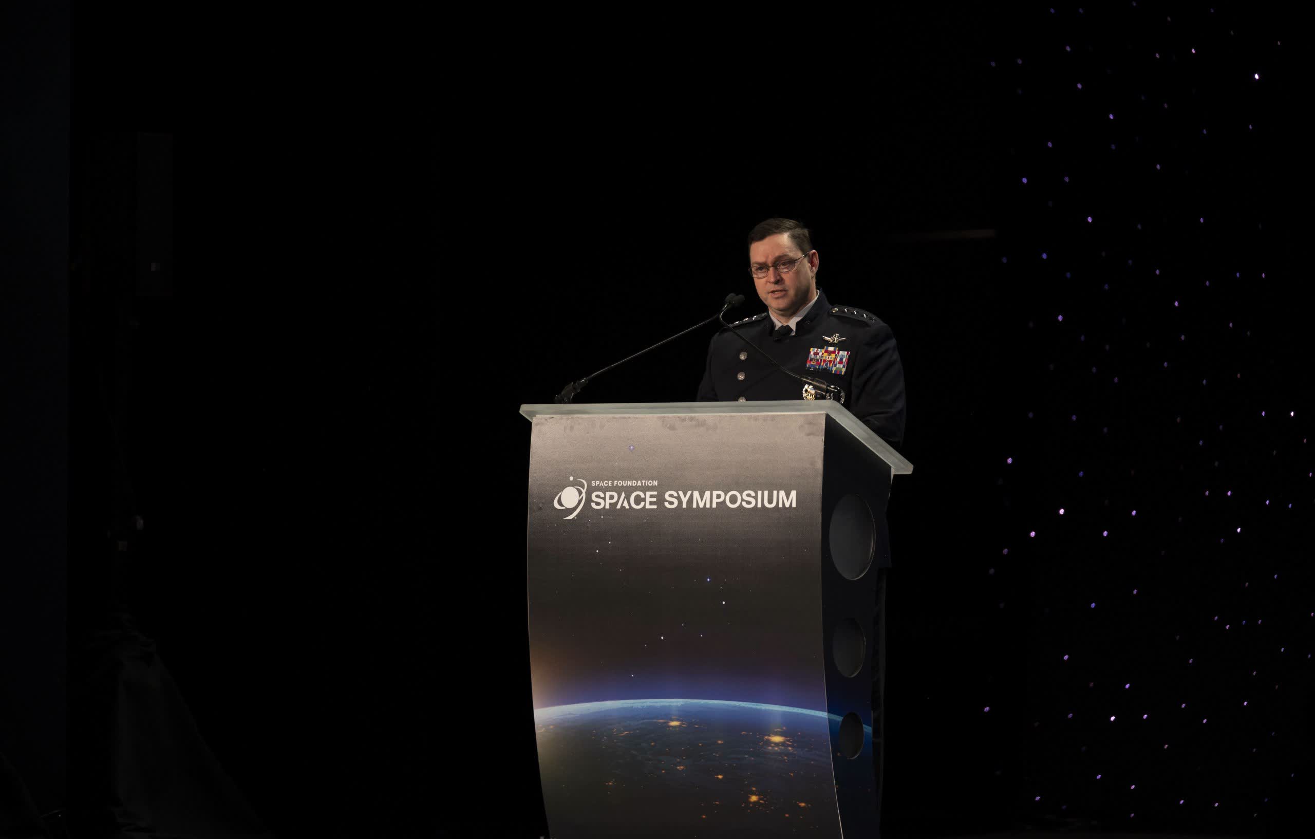 Les États-Unis risquent de perdre leur domination spatiale et technologique militaire sans le support du secteur commercial, prévient le commandant de la Space Force 2 Les Etats Unis risquent de perdre leur domination spatiale et technologique