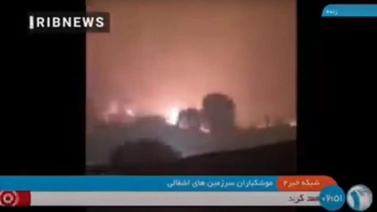 Les vidéos falsifiées de l'attaque iranienne contre Israël : des images manipulées circulent sur les réseaux sociaux avec l'IA 1 IRIBNEWS | Capture d'écran de la vidéo fausse diffusée par la télévision d'État iranienne