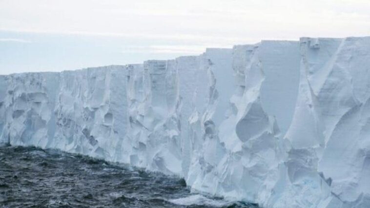 L'iceberg le plus grand du monde peut-être dirigé vers les côtes d'une île : quels sont les risques 1 Immagine